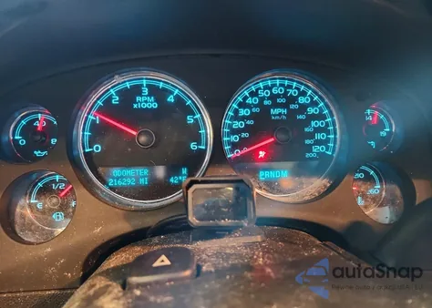 2010 Chevrolet Tahoe K1500 Ltz z USA, uszkodzony, nr VIN 1GNUKCE08AR102236